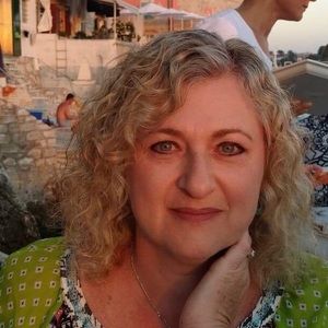 Meet your Posher, Elina